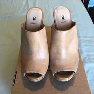 Bakers Platform Sandals Size 6
